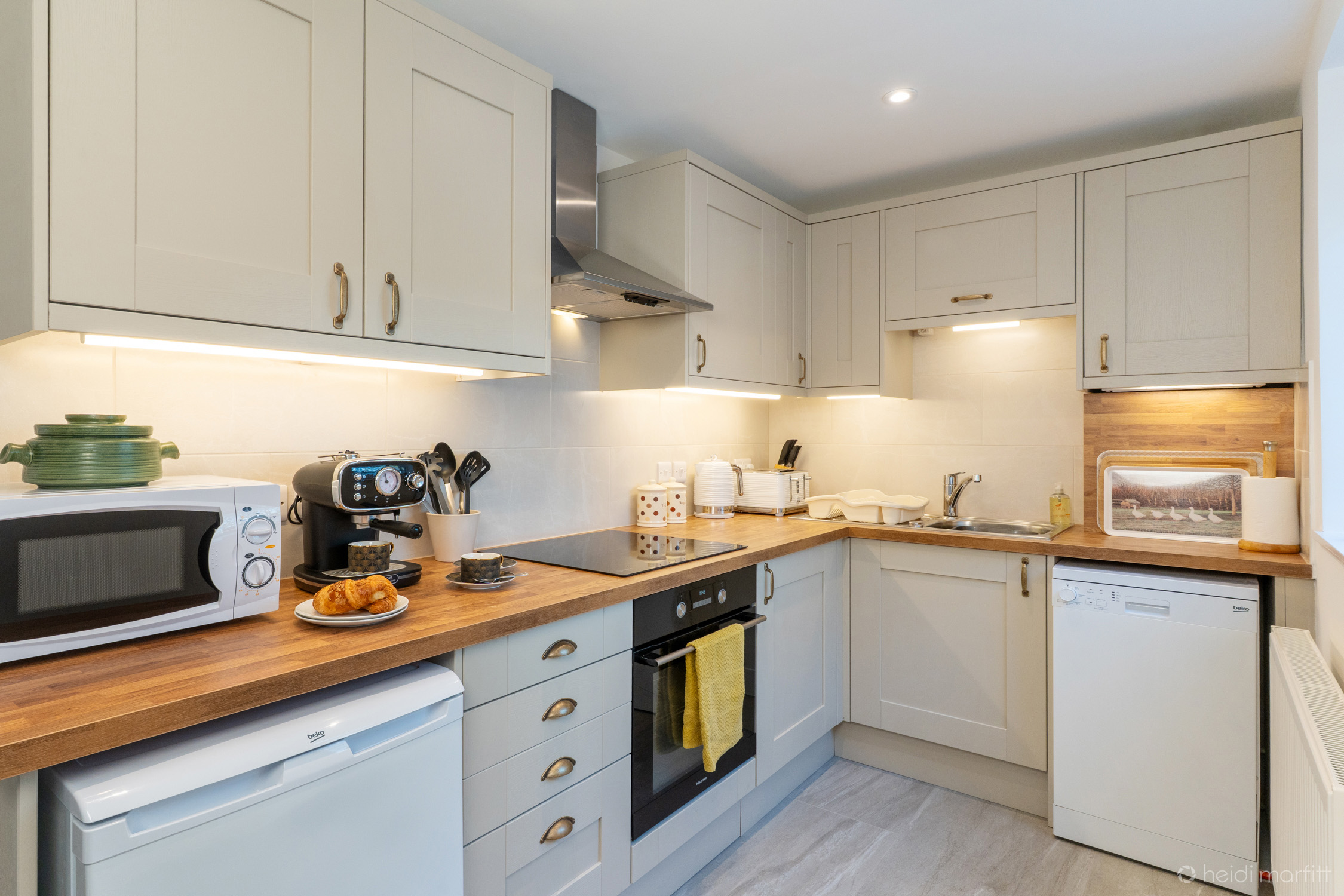 family size kitchen in holiday rental skipton

